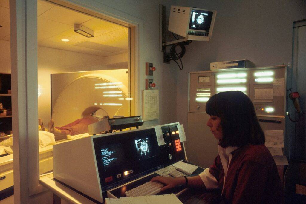 OpenSistemas - Consultora IT 174 national cancer institute AAF87btzg9c unsplash