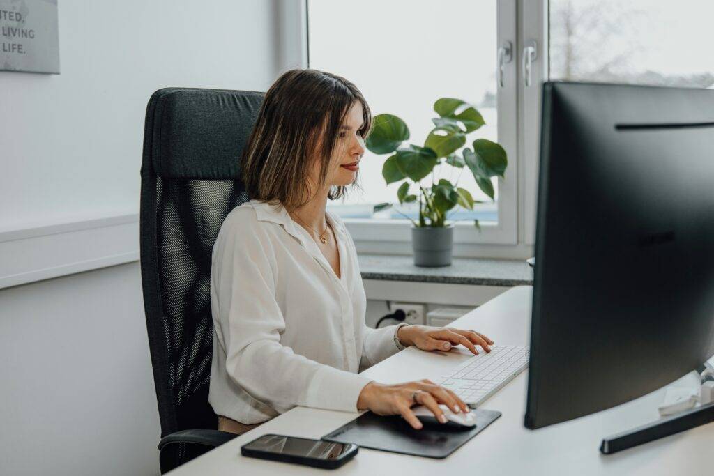 OpenSistemas - Consultora IT 79 Ética de la IA: en entornos corporativos: de los principios a la gobernanza técnica